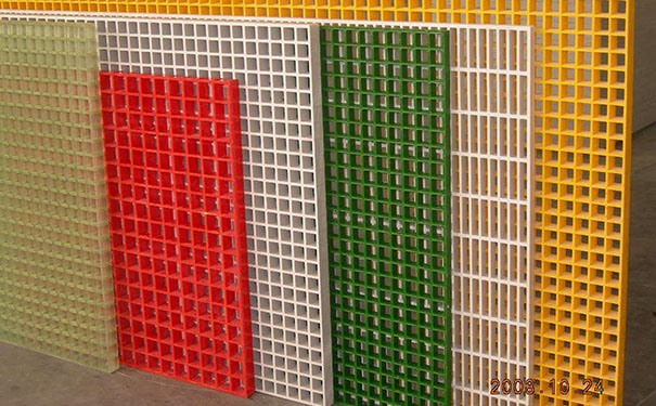 聊城<a href=/geshan/44.html target=_blank class=infotextkey>玻璃鋼格柵板</a>規格